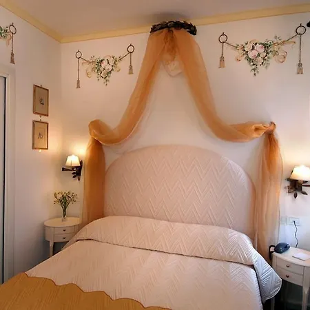 Relais Dei Fiori Dimora D'epoca Frühstückspension 3*